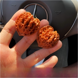 Wenwan Walnut Plaything Four Towers Lion Head Wang Yong Official Hat Old Tree
