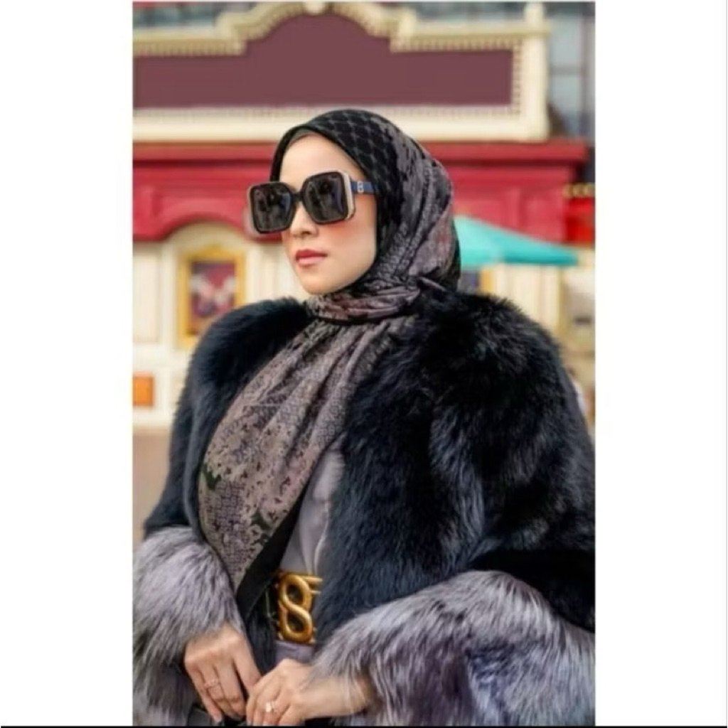 Jubilation square Buttonscarves