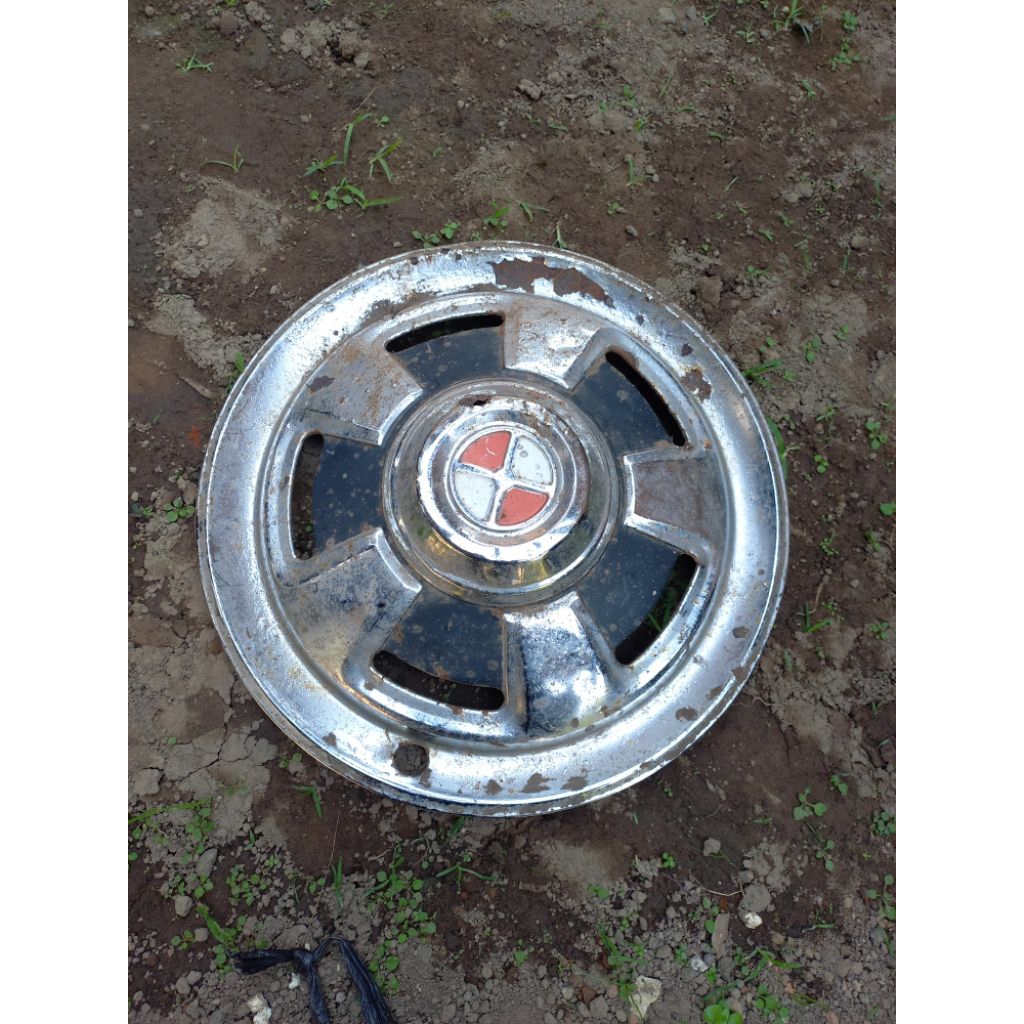 whelldof wildop tutup velg mobil toyota hiace