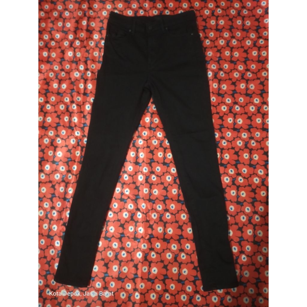 celana Jeans Uniqlo Hitam