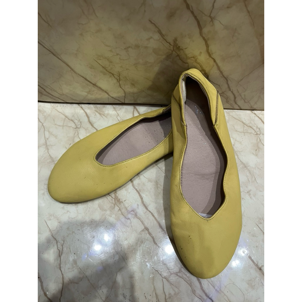 sepatu kulit kuning pl
