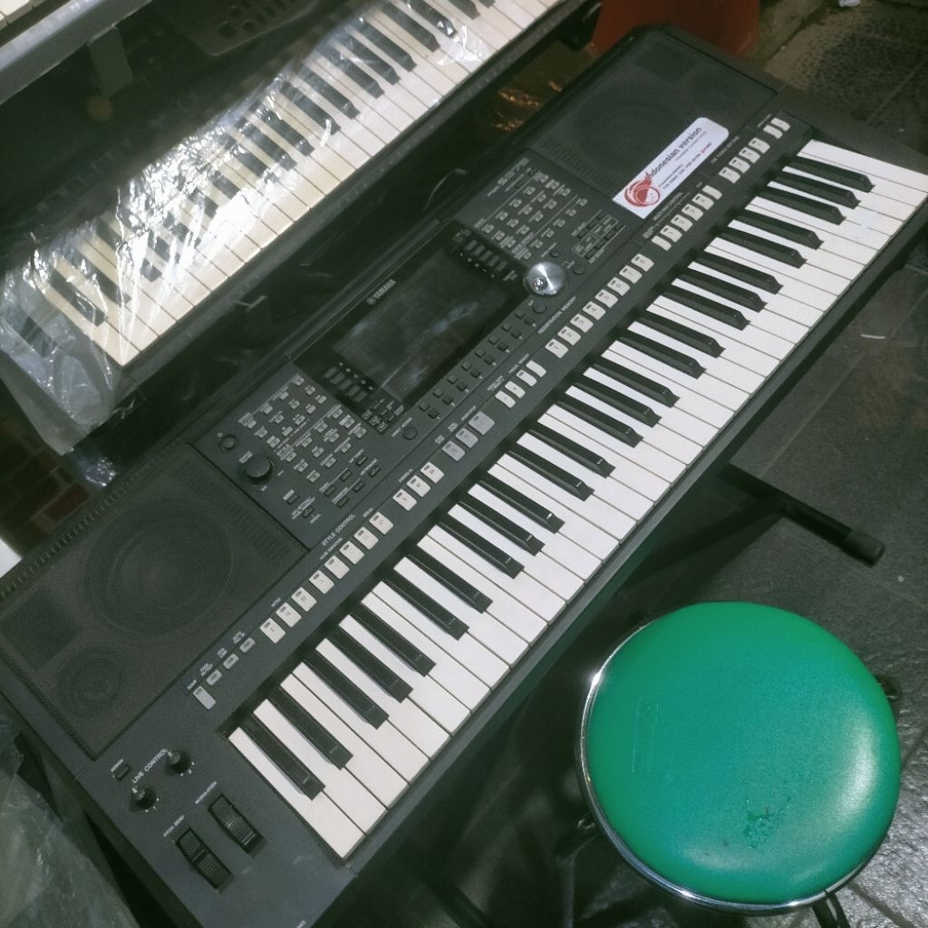 KEYBOARD/PIANO YAMAHA PSR S975 BEKAS FREE PAKING KAYU
