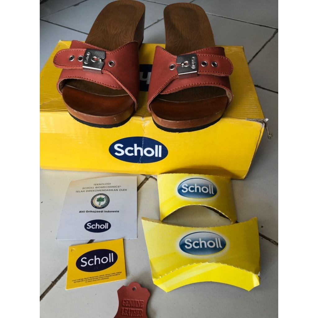 Preloved Sendal Scholl size 37