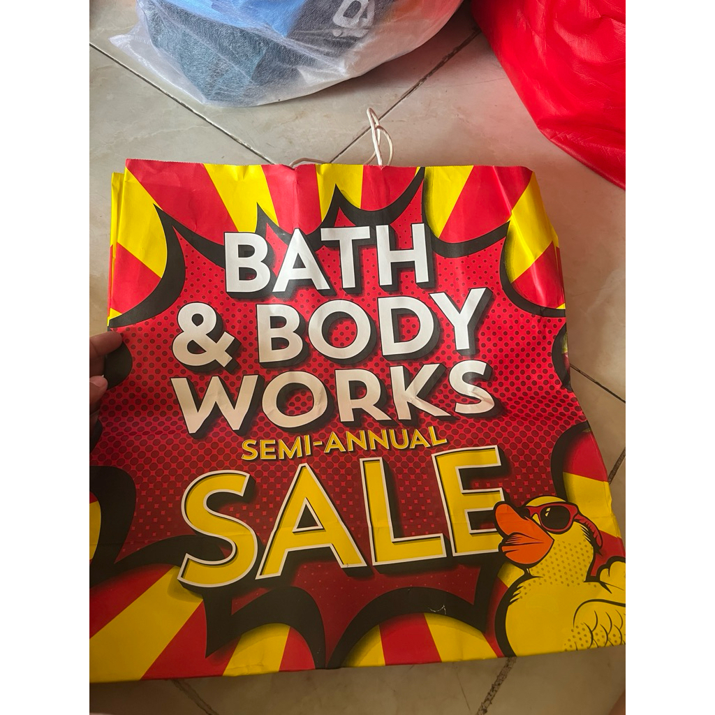 

(freeongkir) Paperbag Bath and Body Works Jumbo