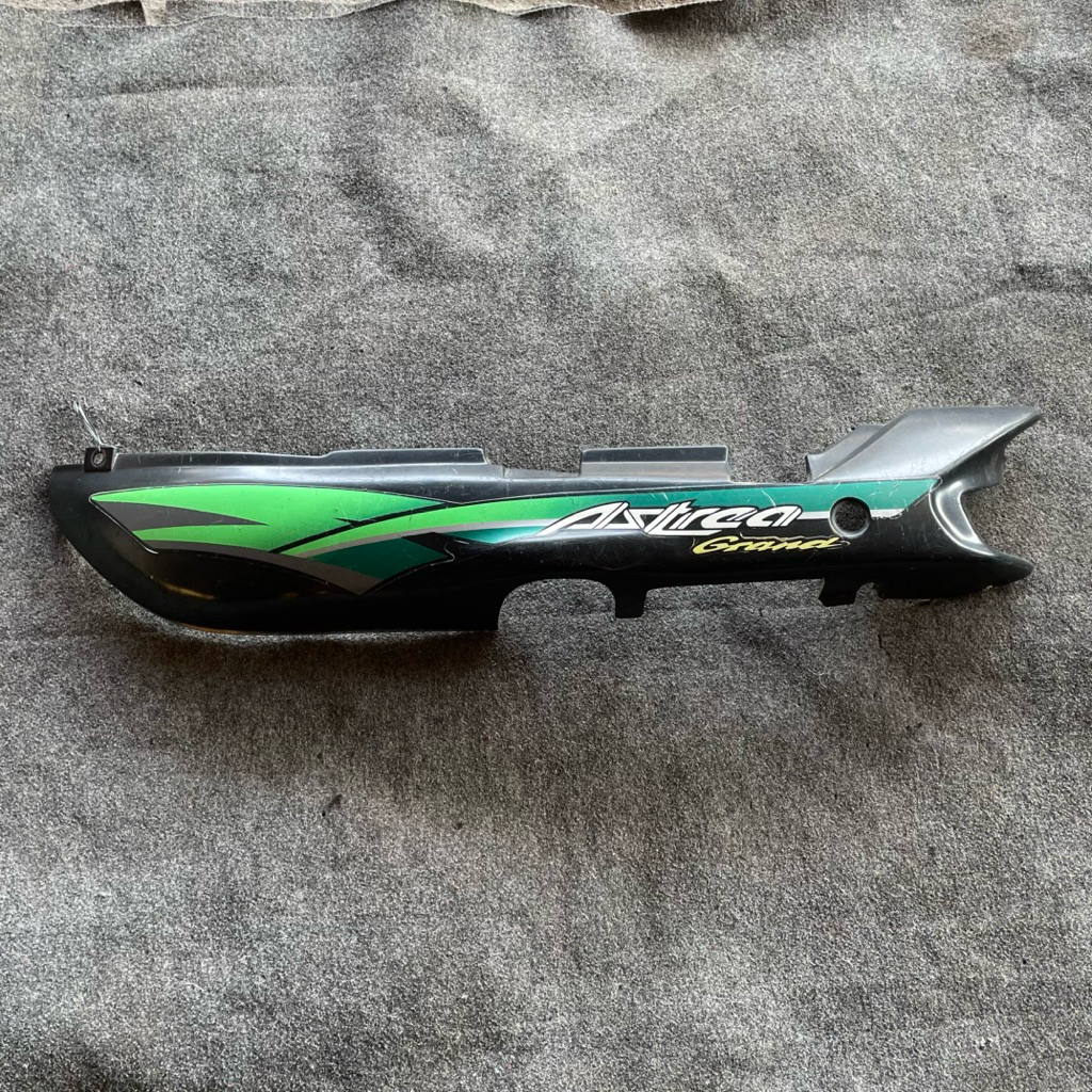 Cover body samping belakang bagian kiri honda astrea grand impressa legenda original second