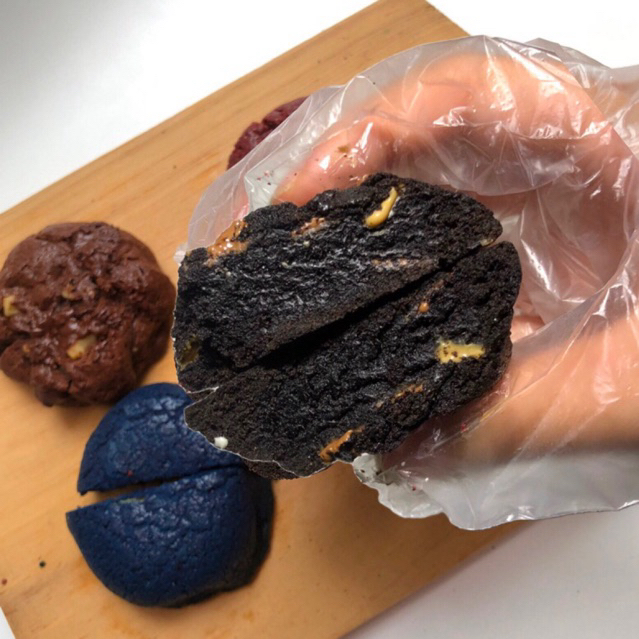 

SOFT COOKIES midnight caramel (ukuran PAS) By thealanacookies