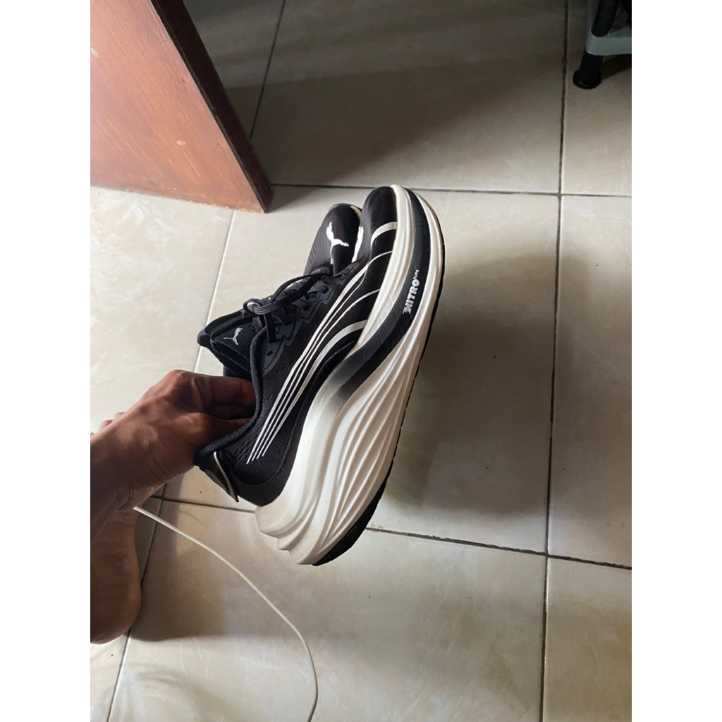 sepatu lari puma size 42