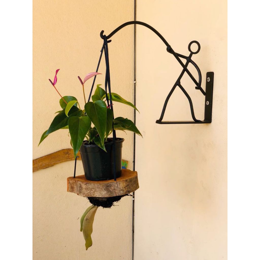 gantungan pot bunga besi unik