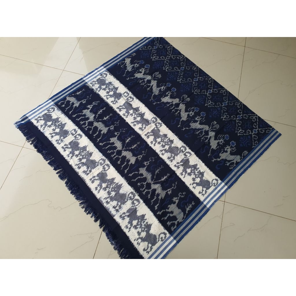 Tenun Ikat Blangket motif sumba