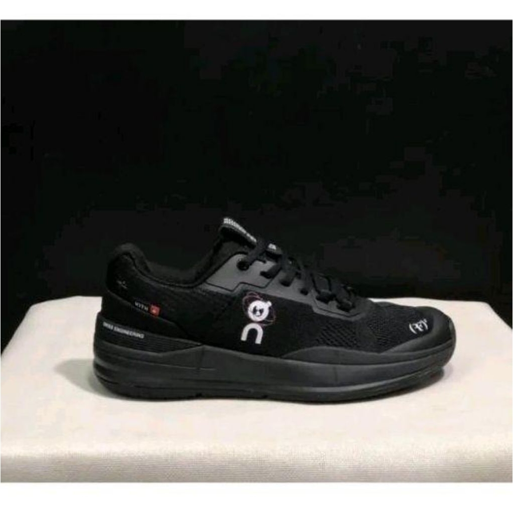 SEPATU TENIS ON CLOUD ROGER PRO BLACK - 39

