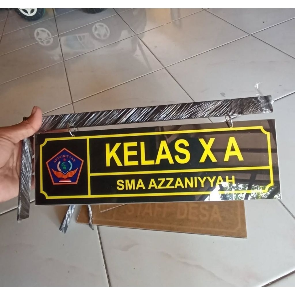 

PAPAN NAMA KELAS / PAPAN NAMA RUANGAN / PAPAN NAMA AKRILIK