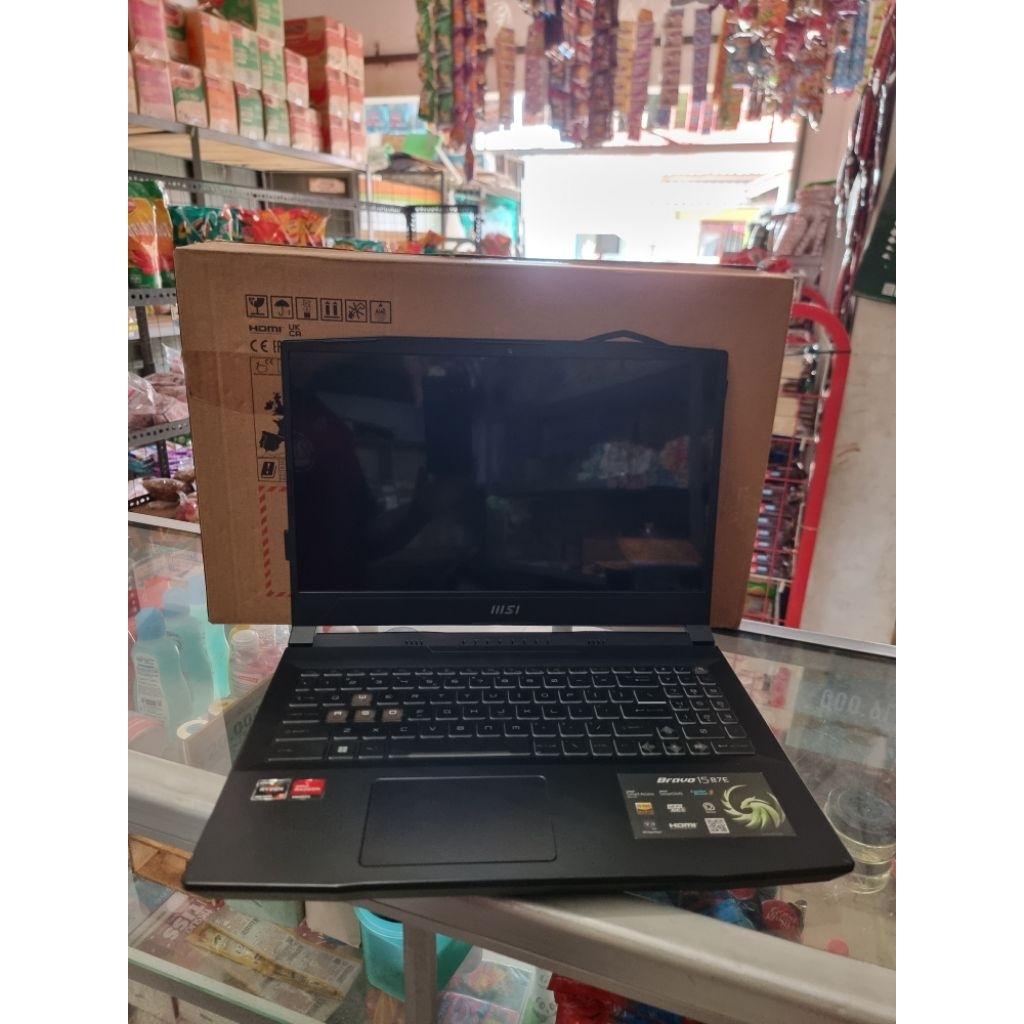 Laptop Gaming Msi Bravo B7ED
