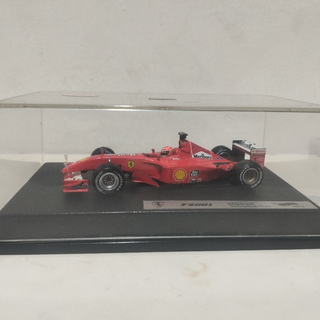 Hot wheels F1 1/43 Ferrari F2001 Michael Schumacher