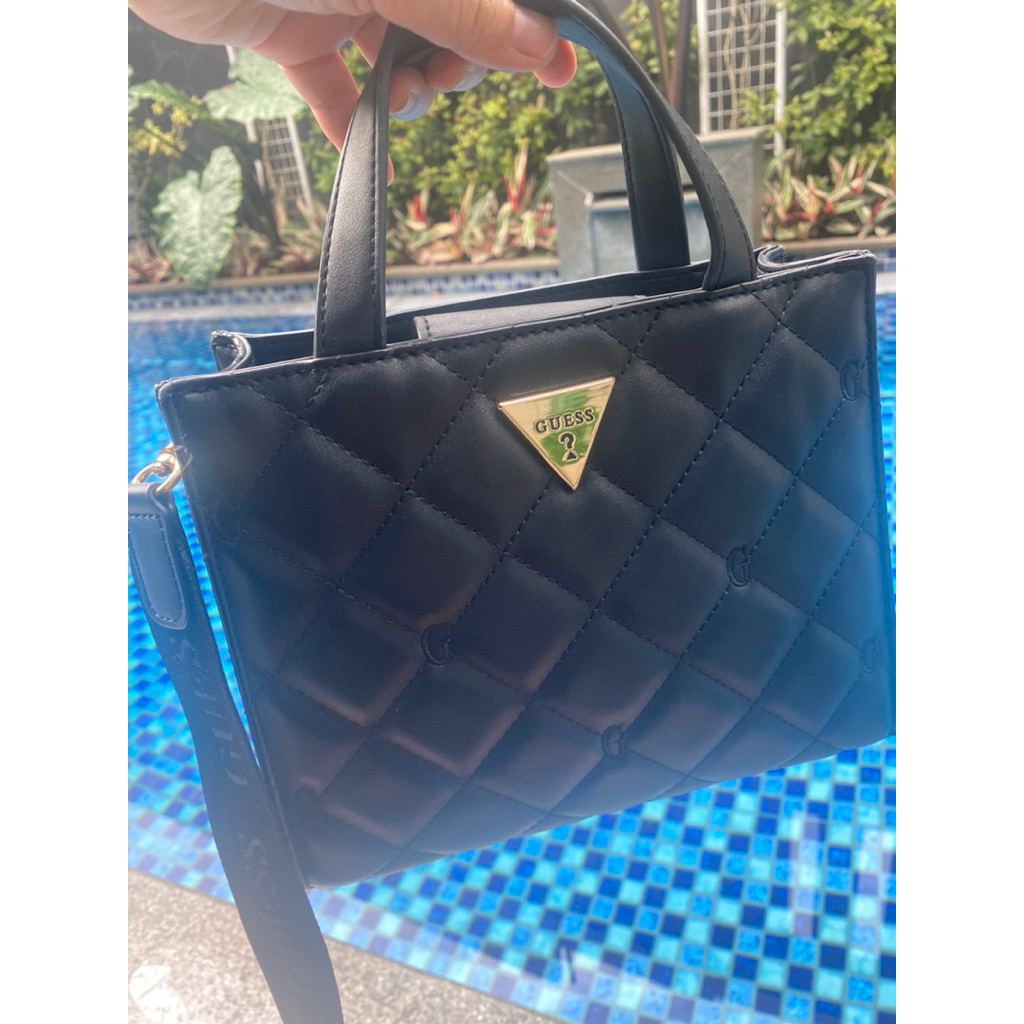 Preloved Tas Guess Original