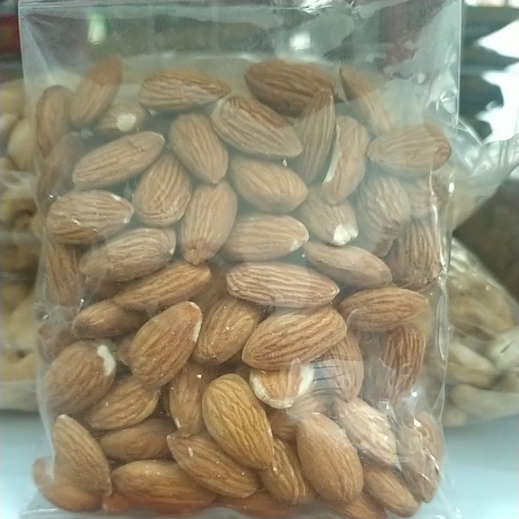 

Kacang almond @100gr