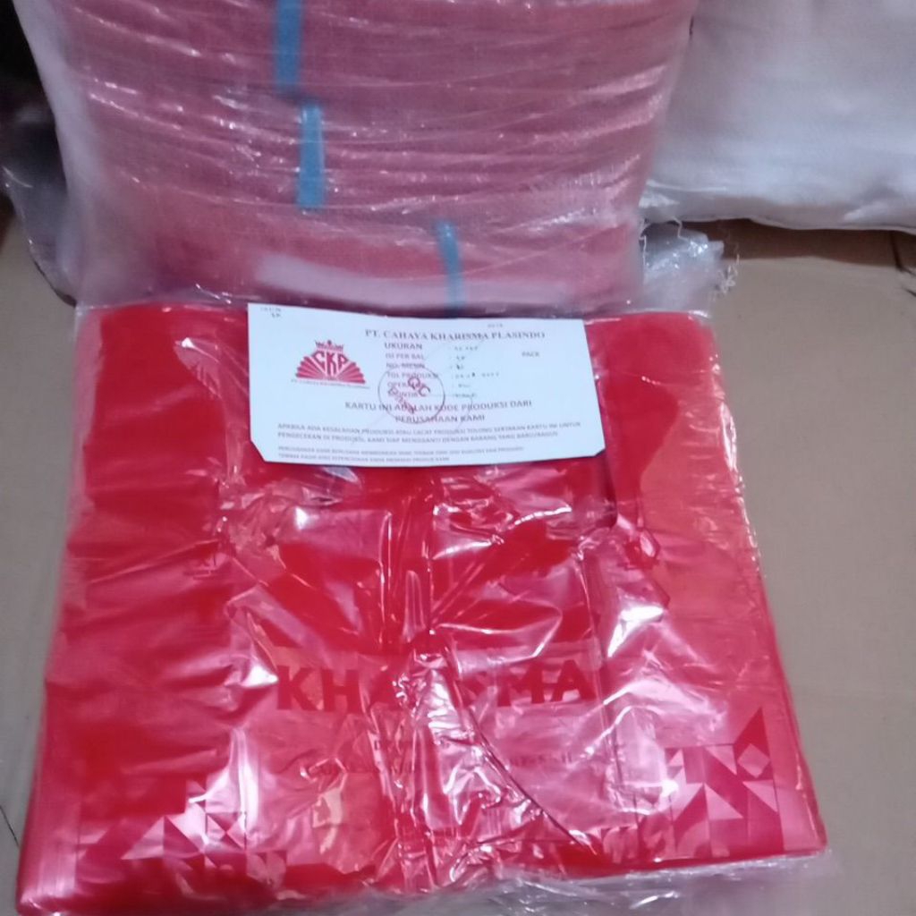 kantong kresek /plastik jumbo merah bening / ukuran 40x65 isi 50 lembar