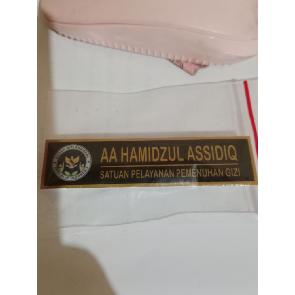 Nametag / Papan Nama Dada Akrilik Custom - Cetak Nama, Logo, dan Desain Sesuai Pesanan