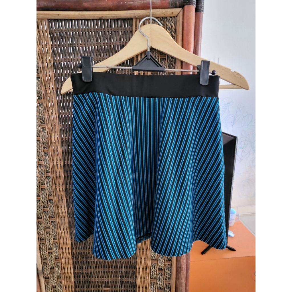 preloved rok garis garis