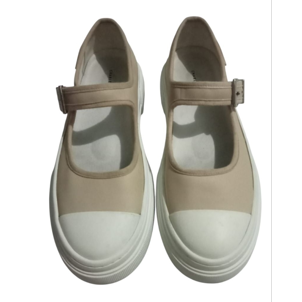 SEPATU CHARLES&KEITH