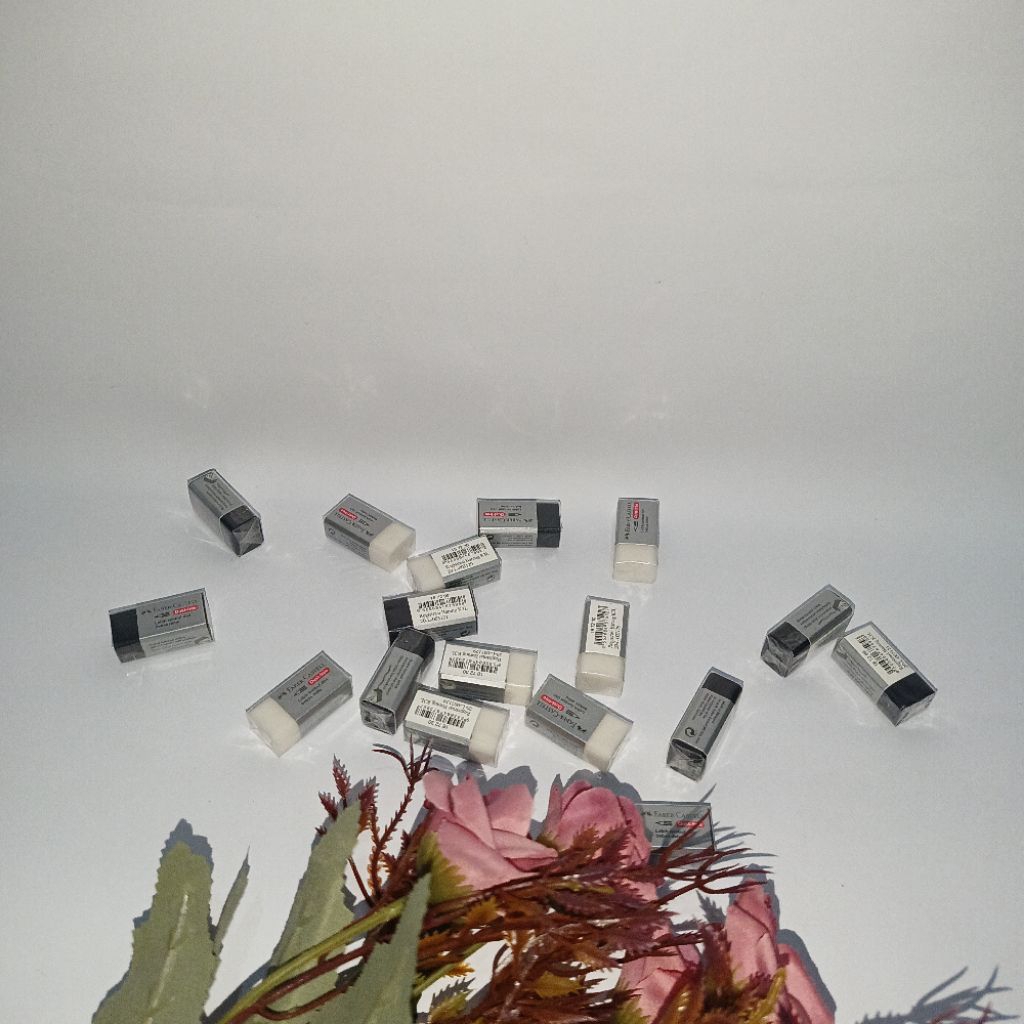 

Penghapus Pensil Faber Castell Warna Putih Hitam