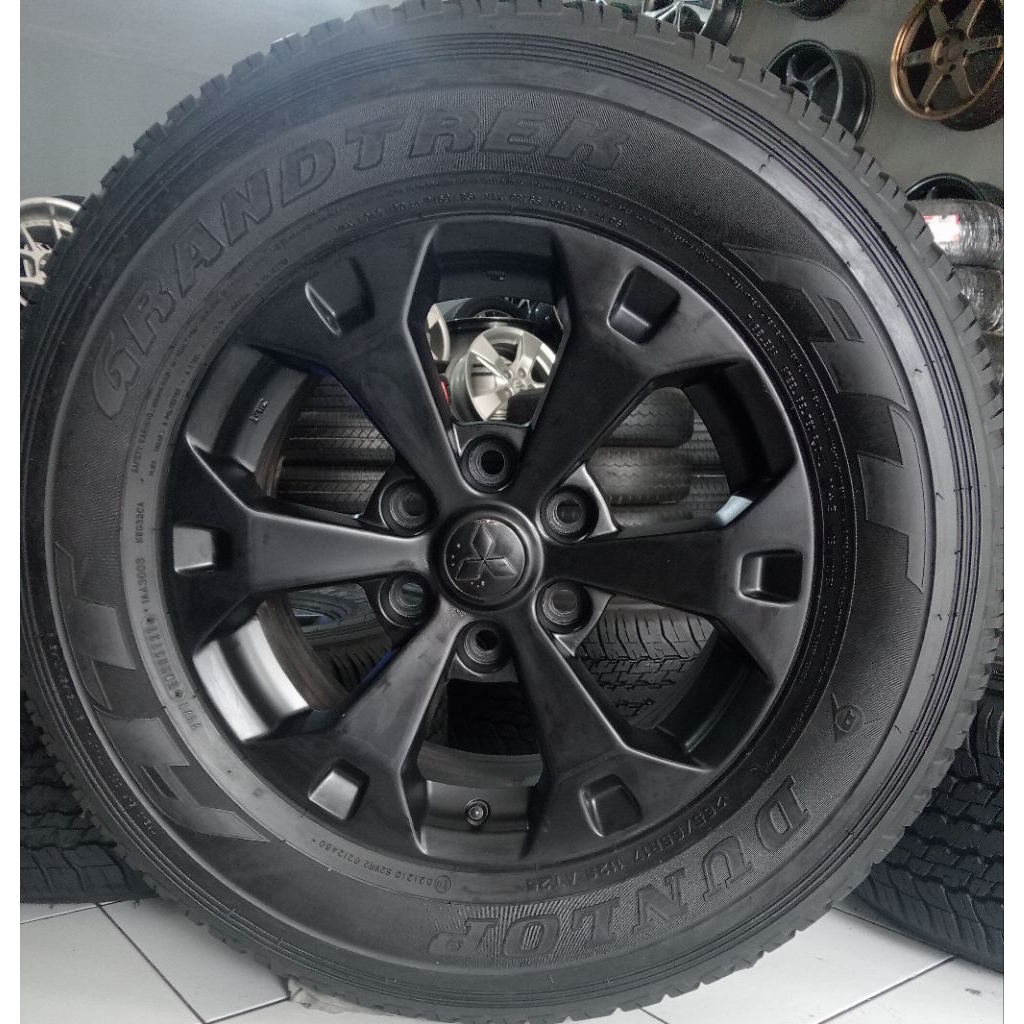 velg mobil Mitsubishi Pajero sport R17+Ban