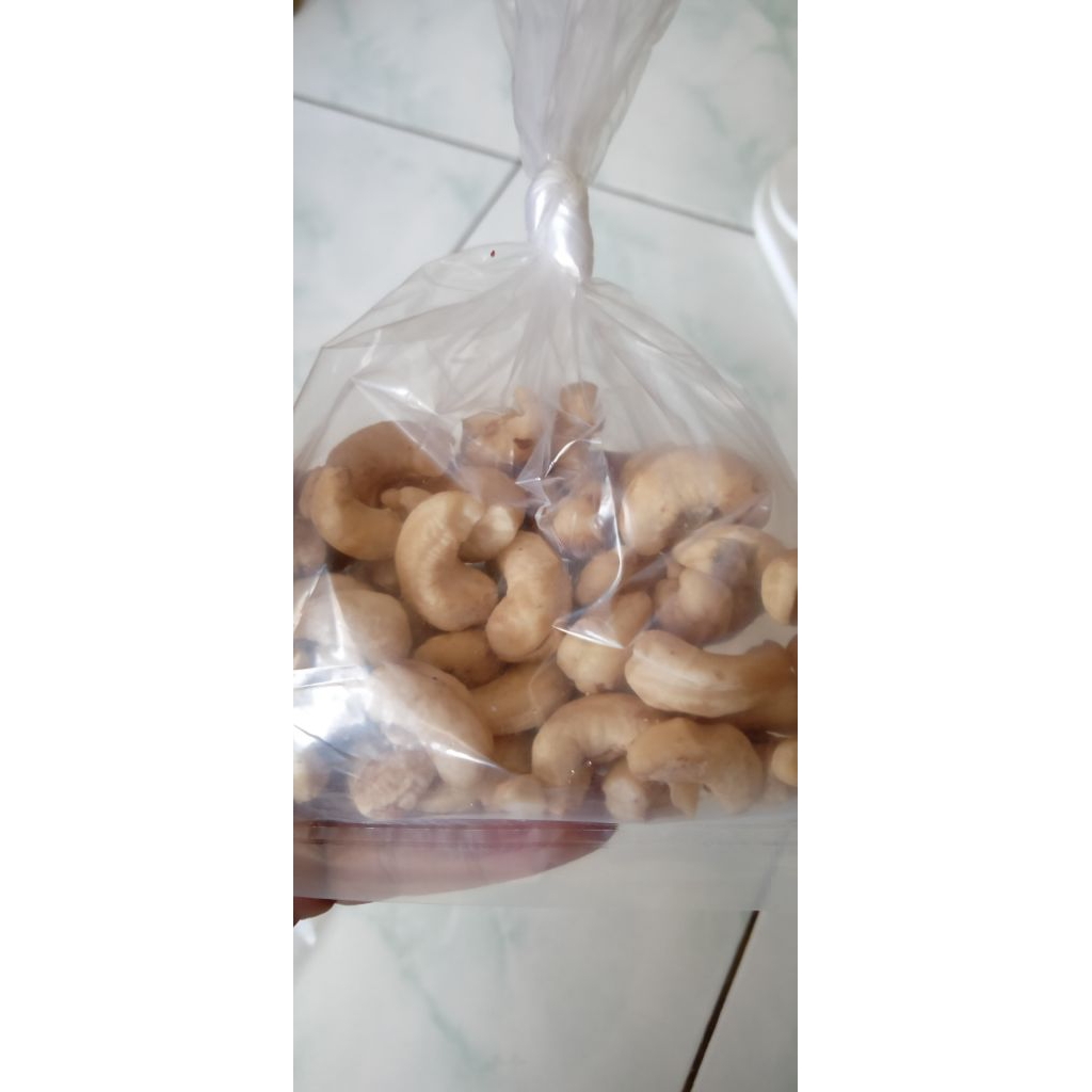 

Kacang Mede Mentah 22 Gram