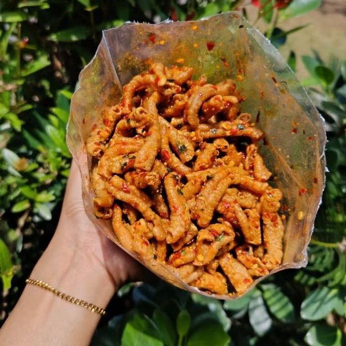 

KERIPIK USUS AYAM KRISPI (Bumbu Rempah) | Pedas Asin Daun Jeruk | Kemasan 225Gram | Gurih Renyah Enak
