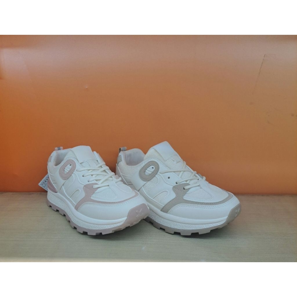 Sepatu wanita ST.MORITZ