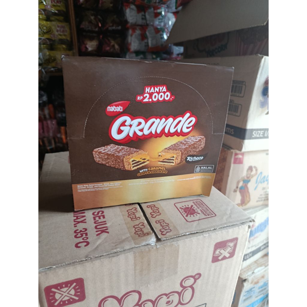 

nabati grande aespa with caramel crispy &choklat 10 pis