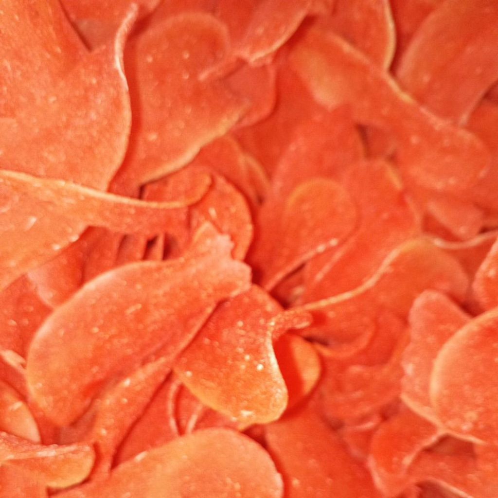 

kerupuk singkong mentah, raw cassava, kerupuk merah