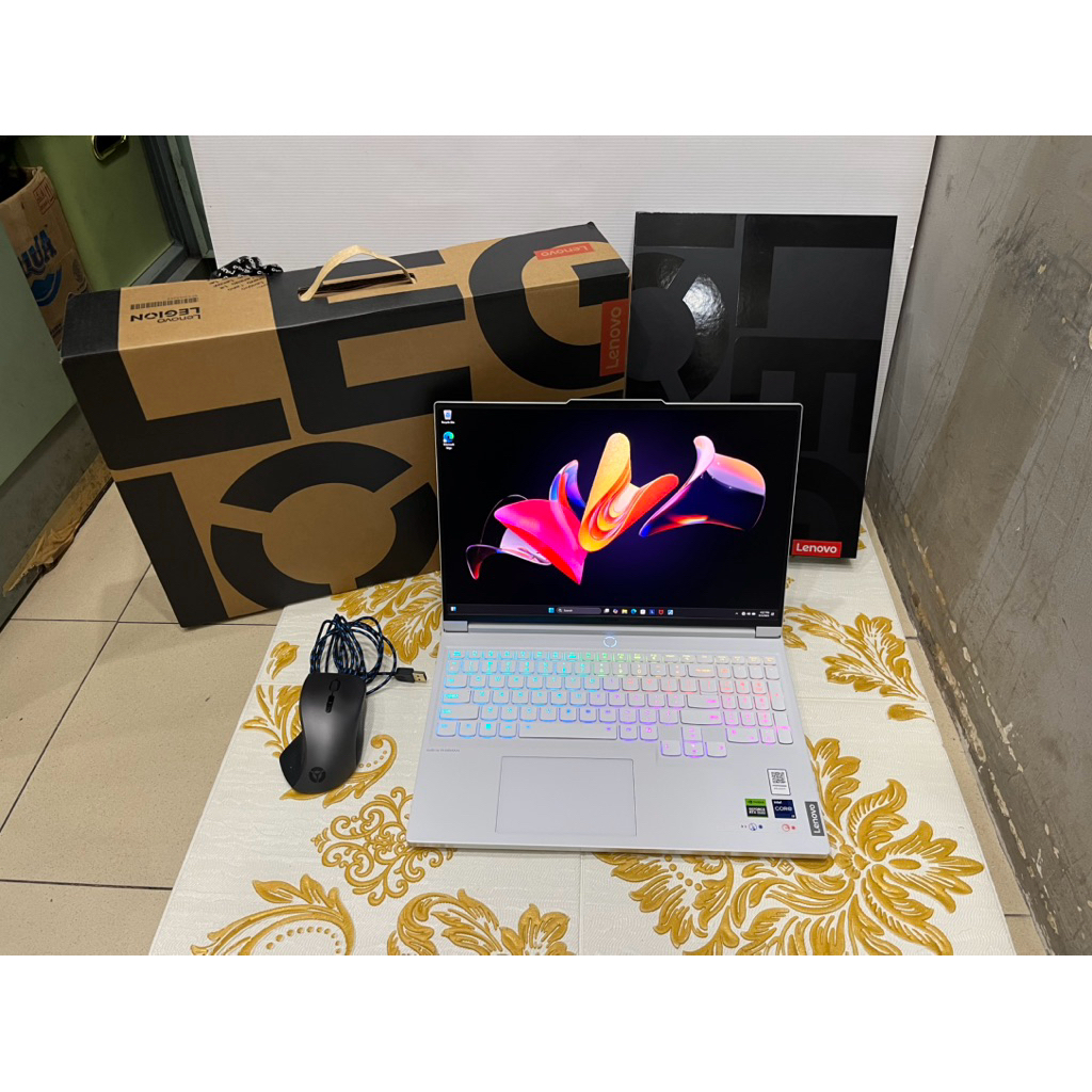 Lenovo Legion 7 16IRX9 i9 Gen 14 RTX4070 32GB 1TB Second Like New