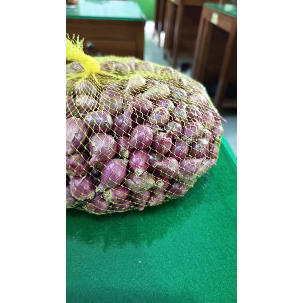 

BAWANG MERAH BREBES BIMA SUPER MURAH 1KG UKURAN SEDANG CAMPUR KECIL