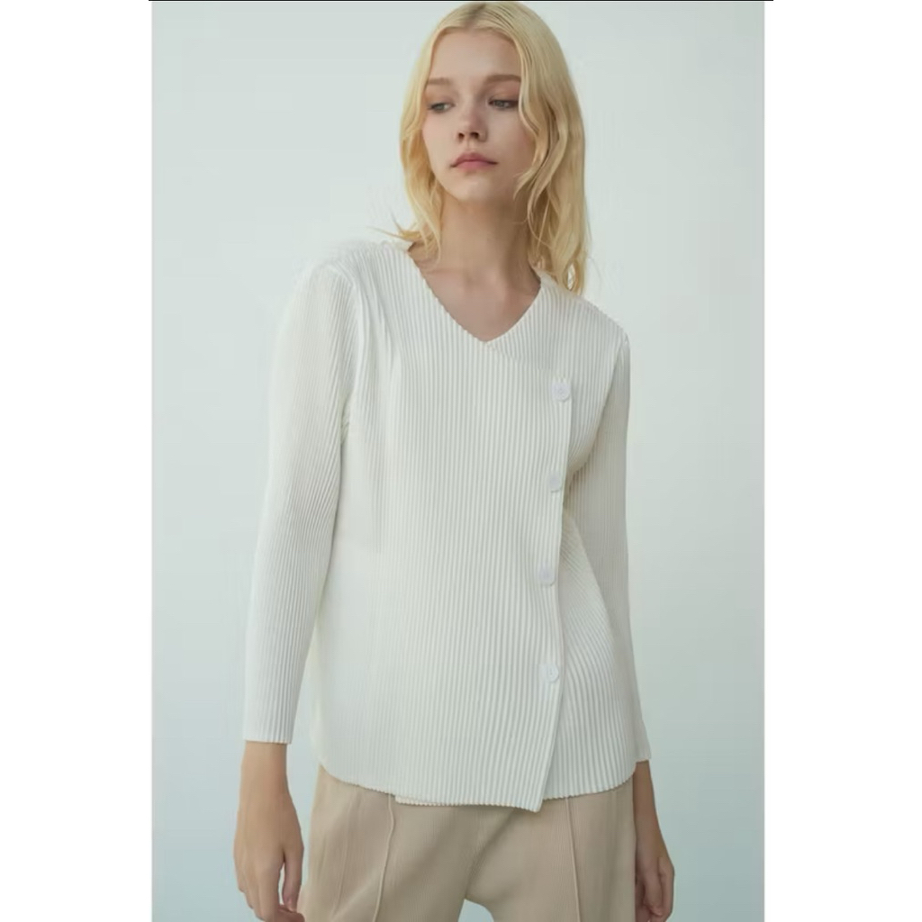 Orgeo Carey Pleats Top