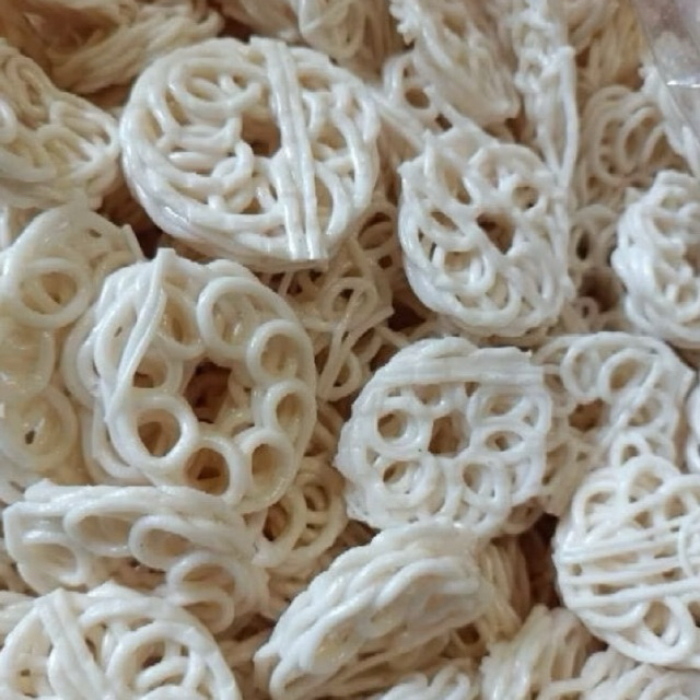 

1 Kg Kerupuk Mawar Putih Kecil Mentah. Kerupuk Seblak. Kerupuk Terung.