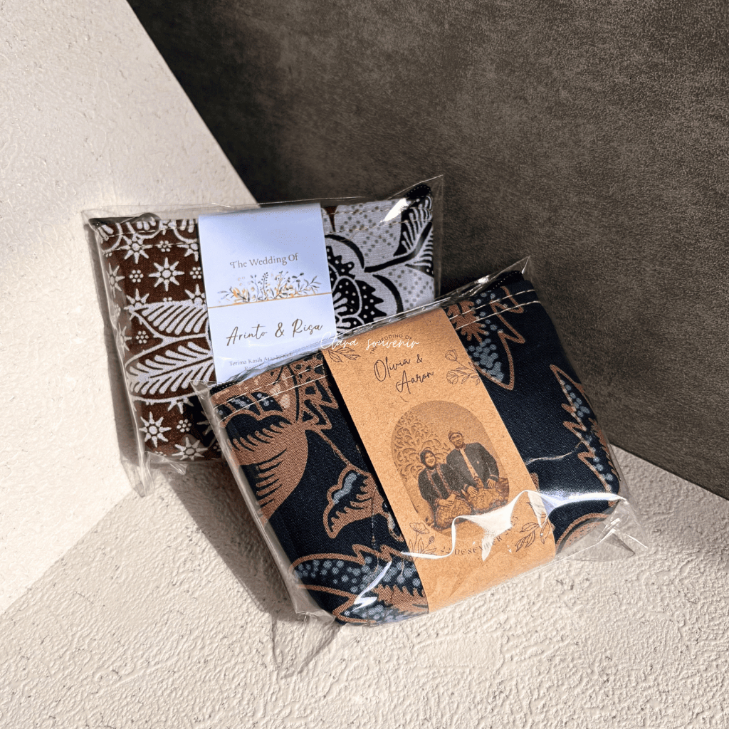 Paket 100pcs Souvenir pernikahan/ khitanan/ aqiqah pouch dompet tempat koin batik khas jogja