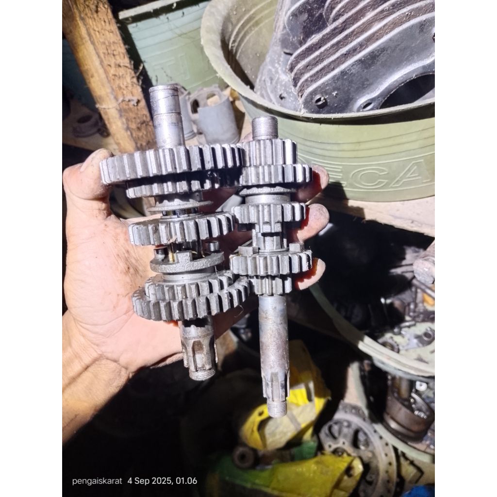 gigi rasio gigi susun gearbox Yamaha dt100trail dt100x Yamaha dt100 original bekas