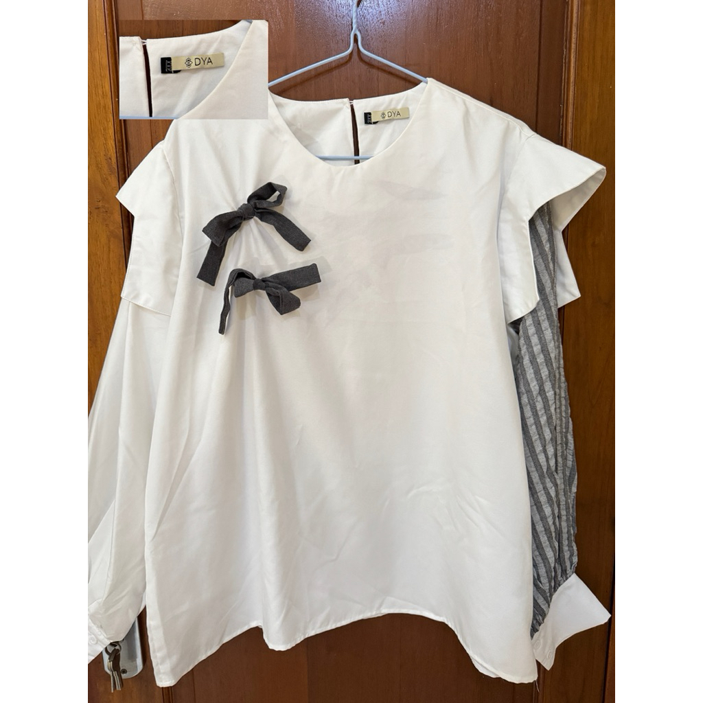 PRELOVED DYA ID White Blouse