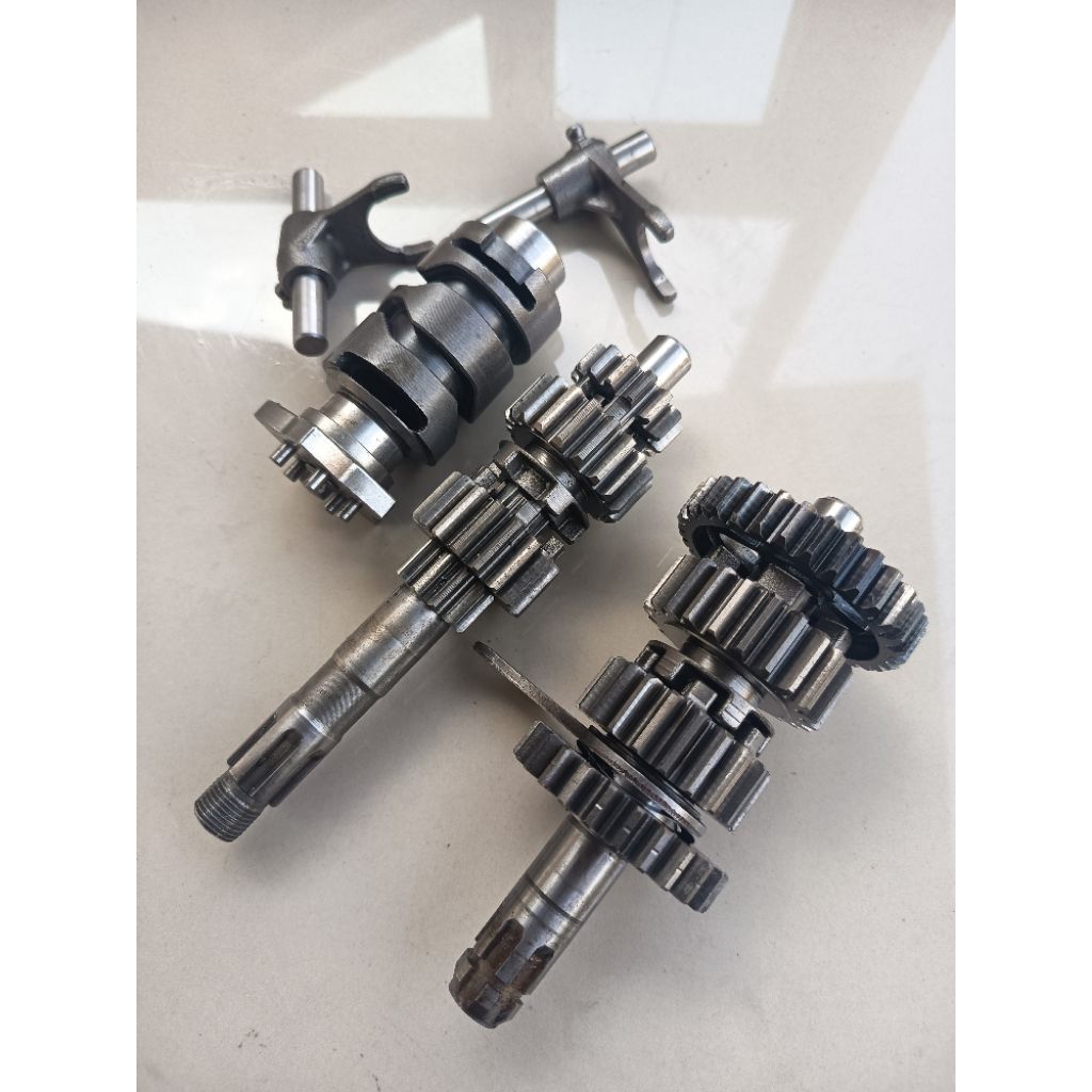 GIGI TRANSMISI SHOGUN 125 FL NR RR AXELO GIGI RASIO SHOGUN FL 125