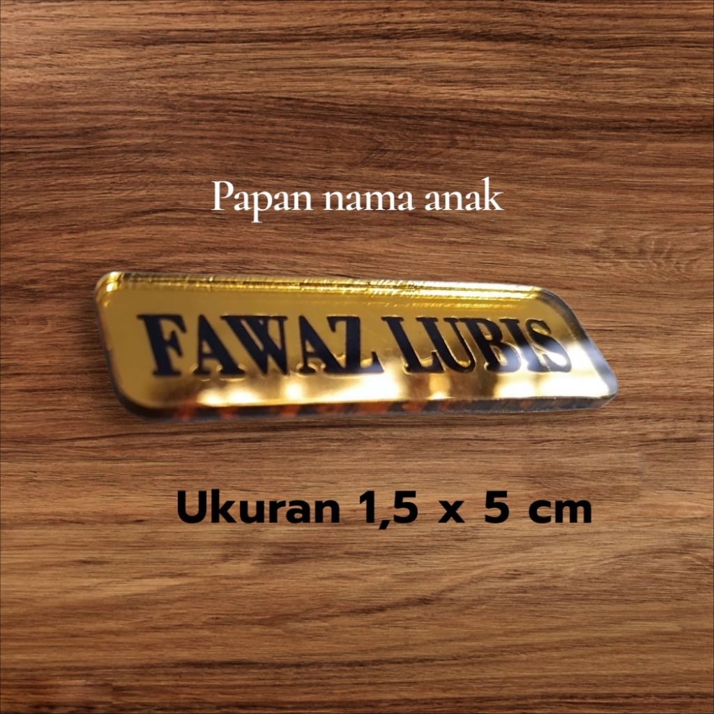 

papan nama anak akrilik gold magnet