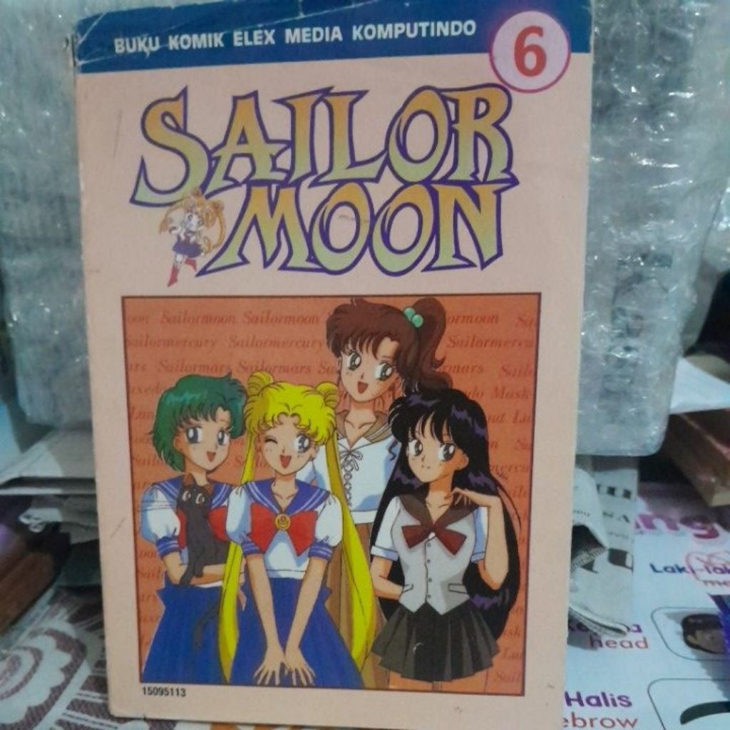 preloved SailorMoon warna no 6 by Naoko Takeuchi (ada defect)