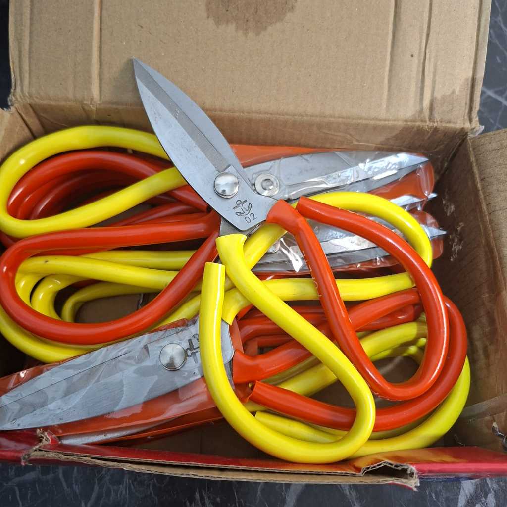 

Gunting Kain Gunting Kulit Gunting Kodok Gunting kuku kualitas sangat bagus