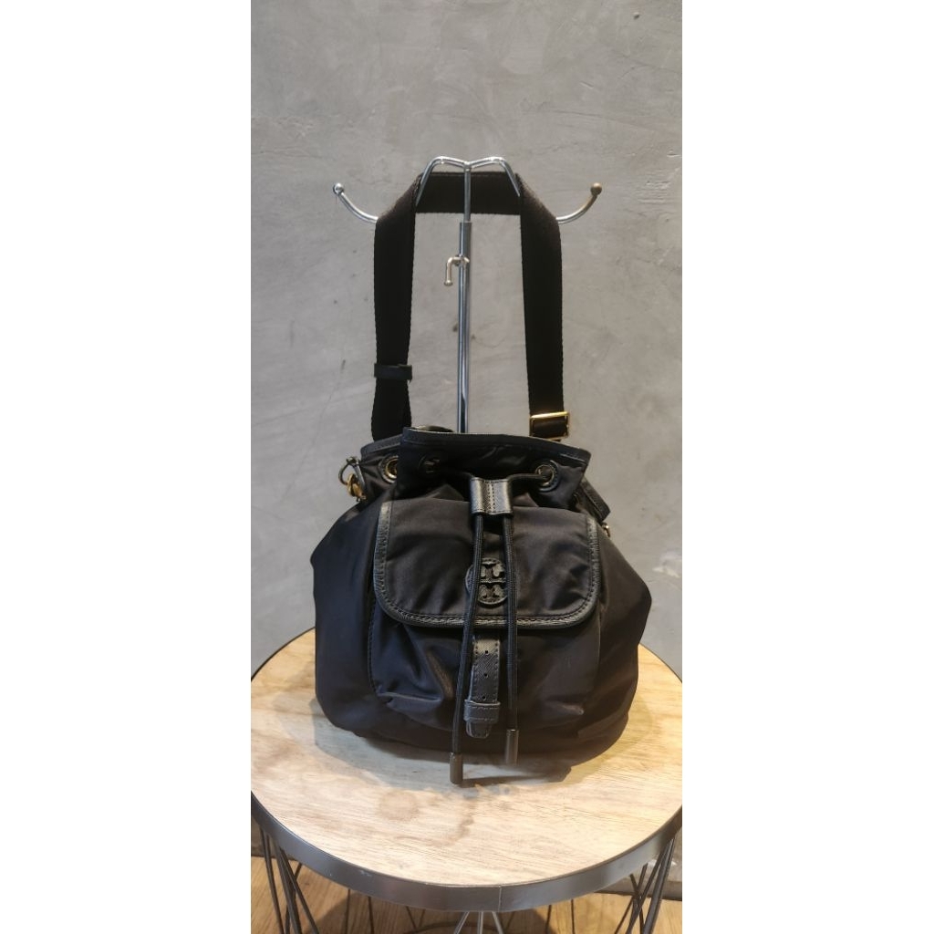 Tas Selempang Serut Tory Nylon Scout  Preloved