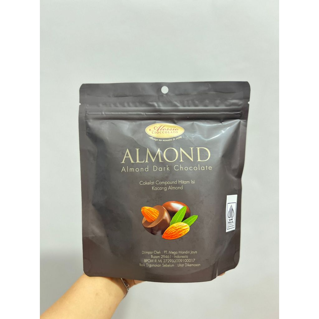 

coklat kacang almond alessio 180gr