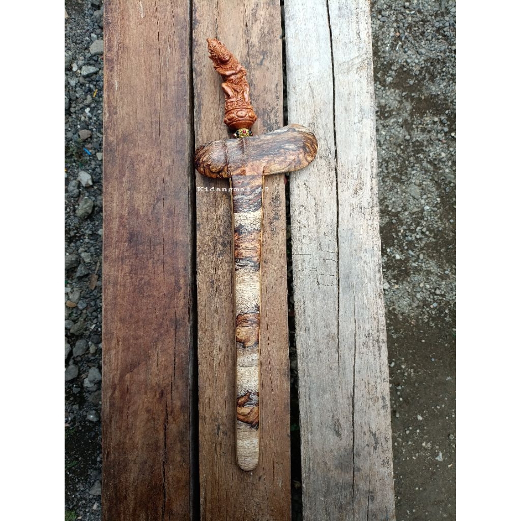 keris bali. warangka pelet pakel metaksu