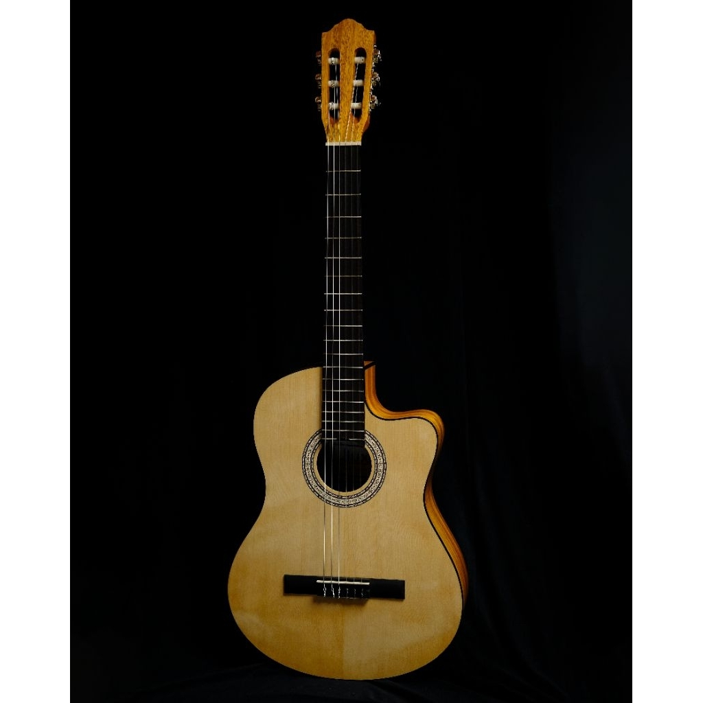 GITAR ORIGINAL PABRIKAN  KLASIK DLUXE DCC10