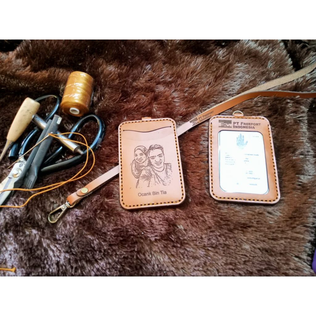 

ID CARD KULIT CUSTOM/NAMETAG CUSTOM