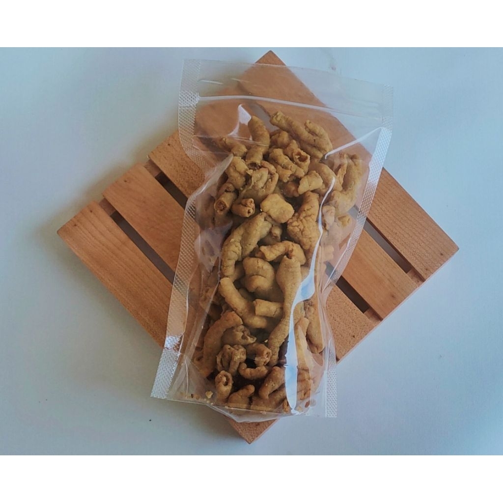 

**Usus Crispy Asli Sumbermalang**/by dapur_lalisa 290g/Cemilan Lezat, Renyah, dan Gurih**.