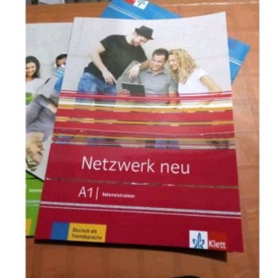 buku Netzwerk Neu A1 intensivtrainer