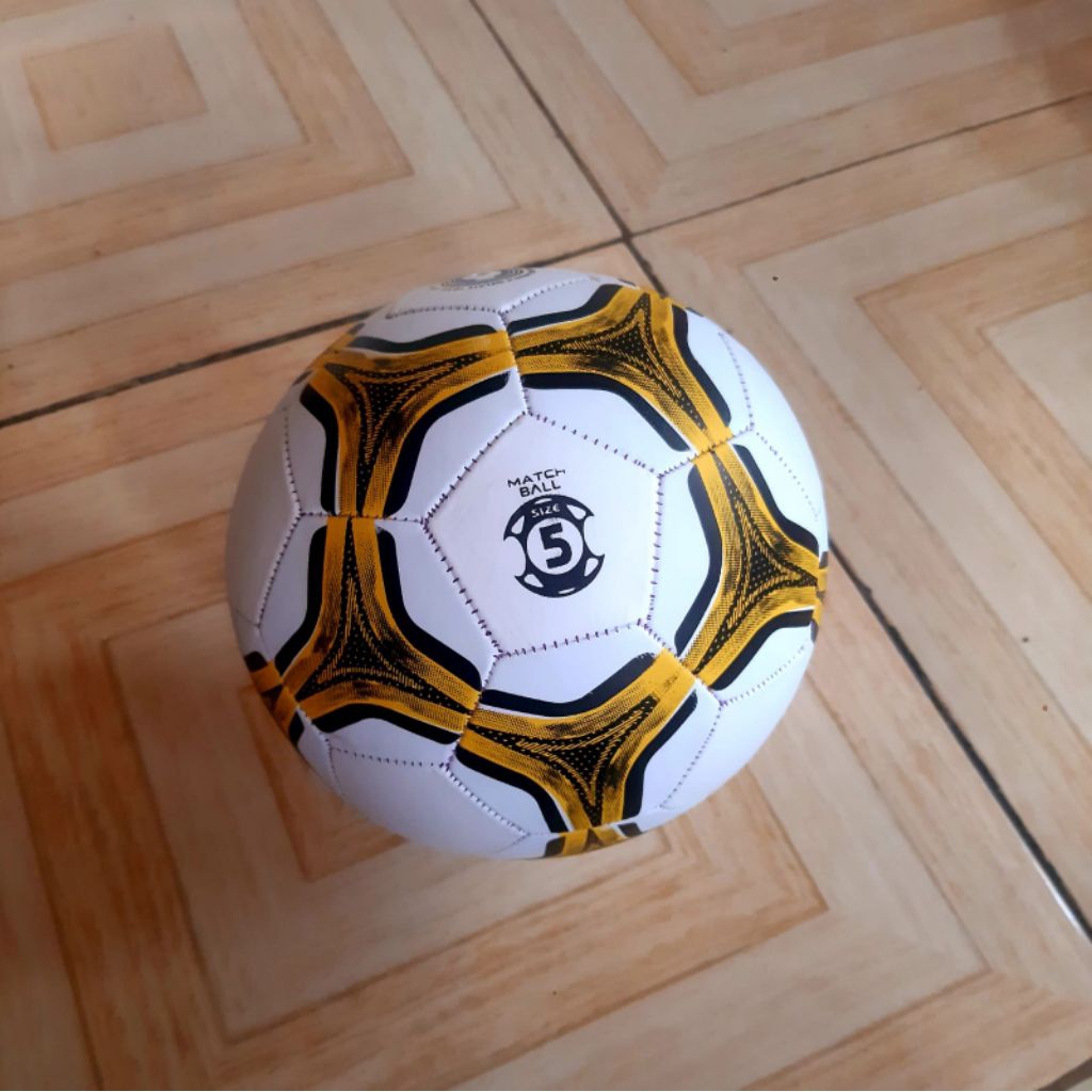 Bola anak/Bola kaki/Bola size 5/Bola Bliter/Bola Mesin/ Bola segi tiga Laras kuning/free pentil