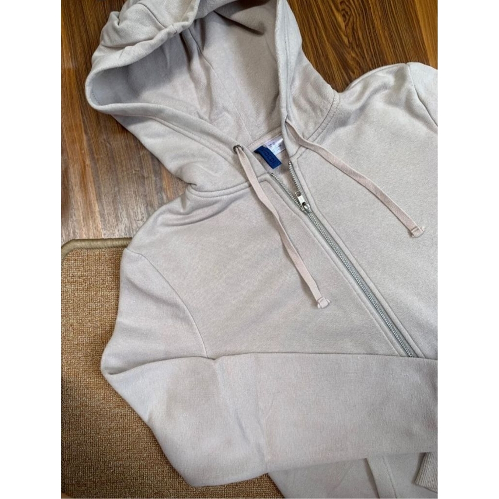 HM Cream zip hoodie